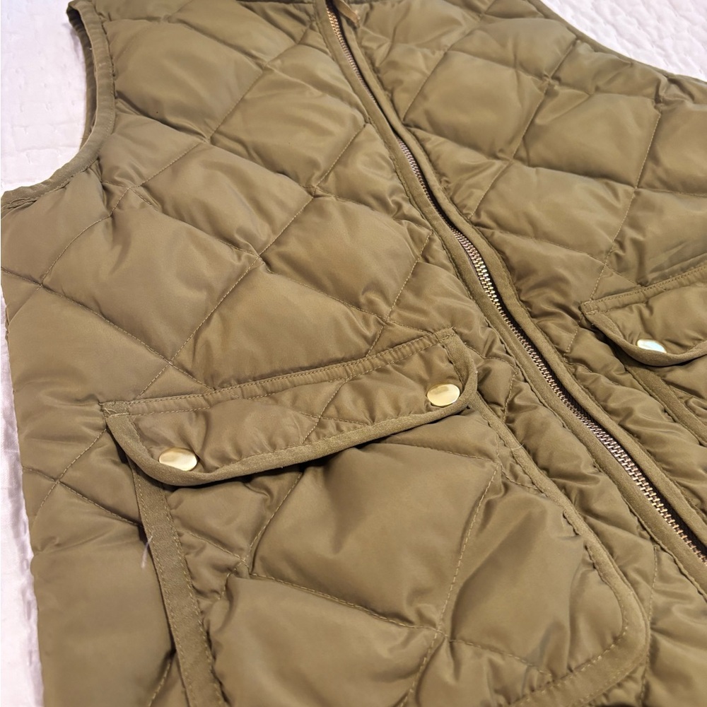 J.Crew Quilted Excursion Vest Olive Green Women’s XS - Picture 2 of 15
